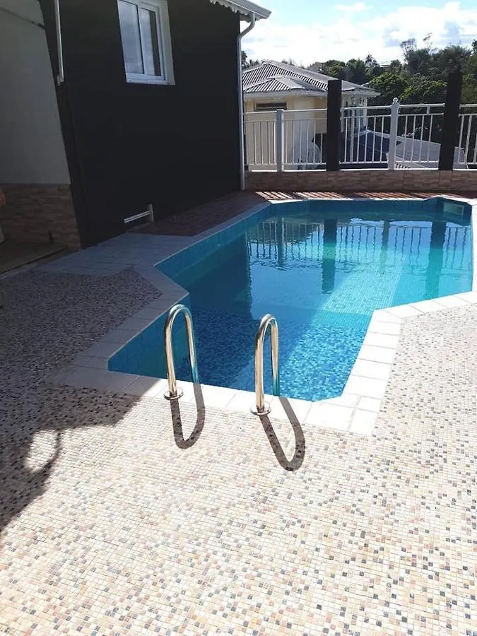 Maison Charmante Avec Piscine A Petit-Bourg. Nyaraló Petit-Bourg