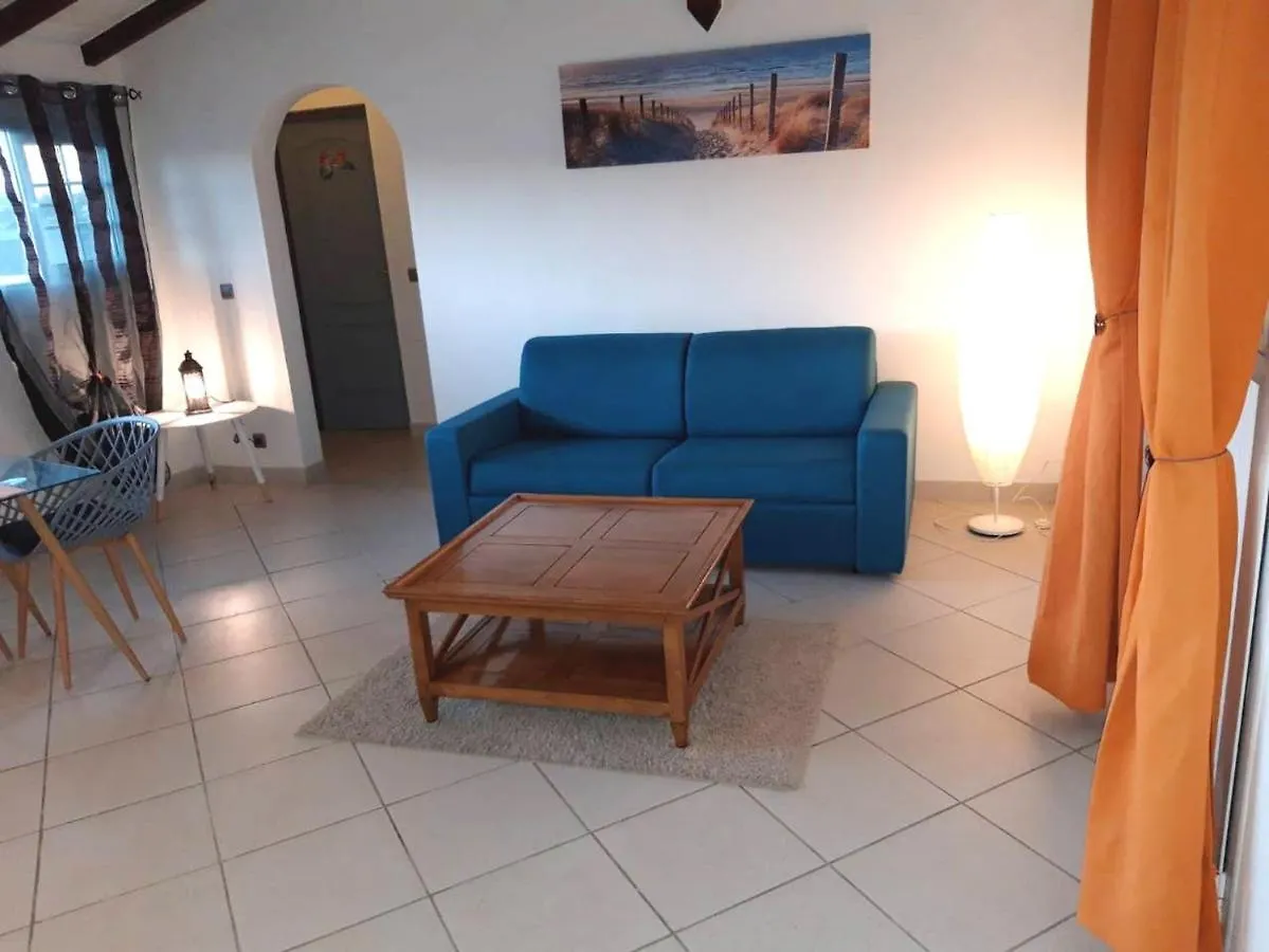 Maison Charmante Avec Piscine A Petit-Bourg. Nyaraló Petit-Bourg