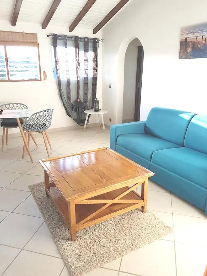 اتصالات Maison Charmante Avec Piscine A Petit-Bourg. 