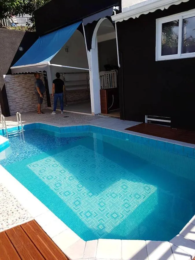 Maison Charmante Avec Piscine A Petit-Bourg. غوادلوب